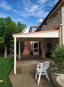 Pergolas toiture pleine vue 1