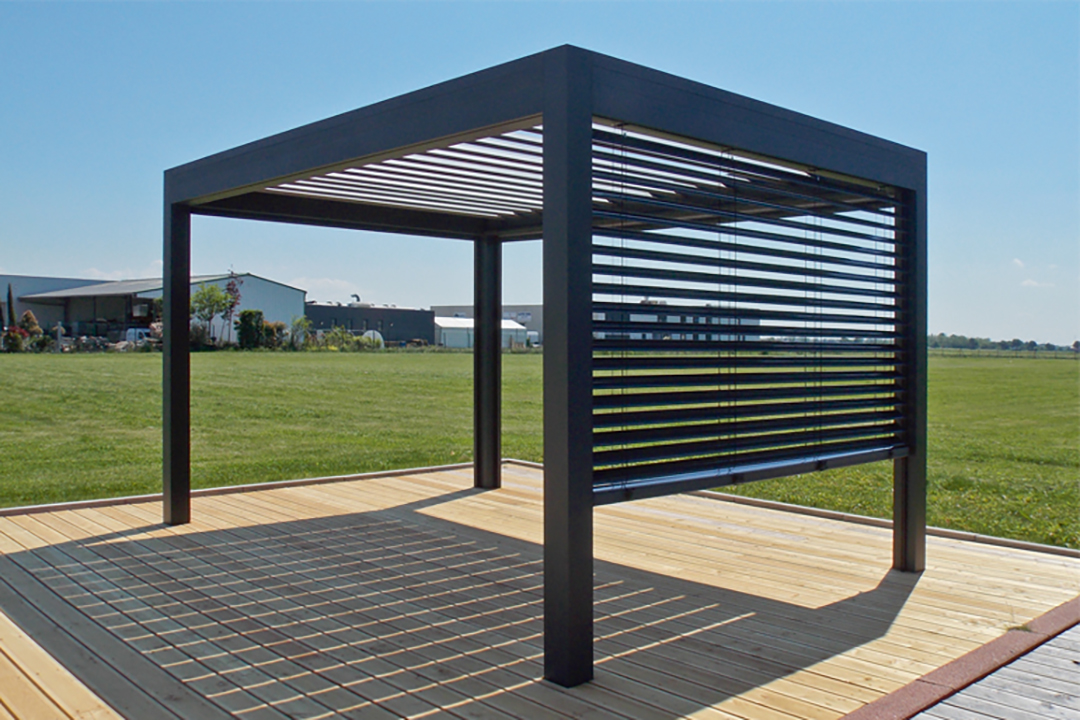 Ajouter un nouvel espace de vie dans votre maison ! Notre gamme de pergolas s’adapte selon vos désirs. Pergola standard ou rétractable